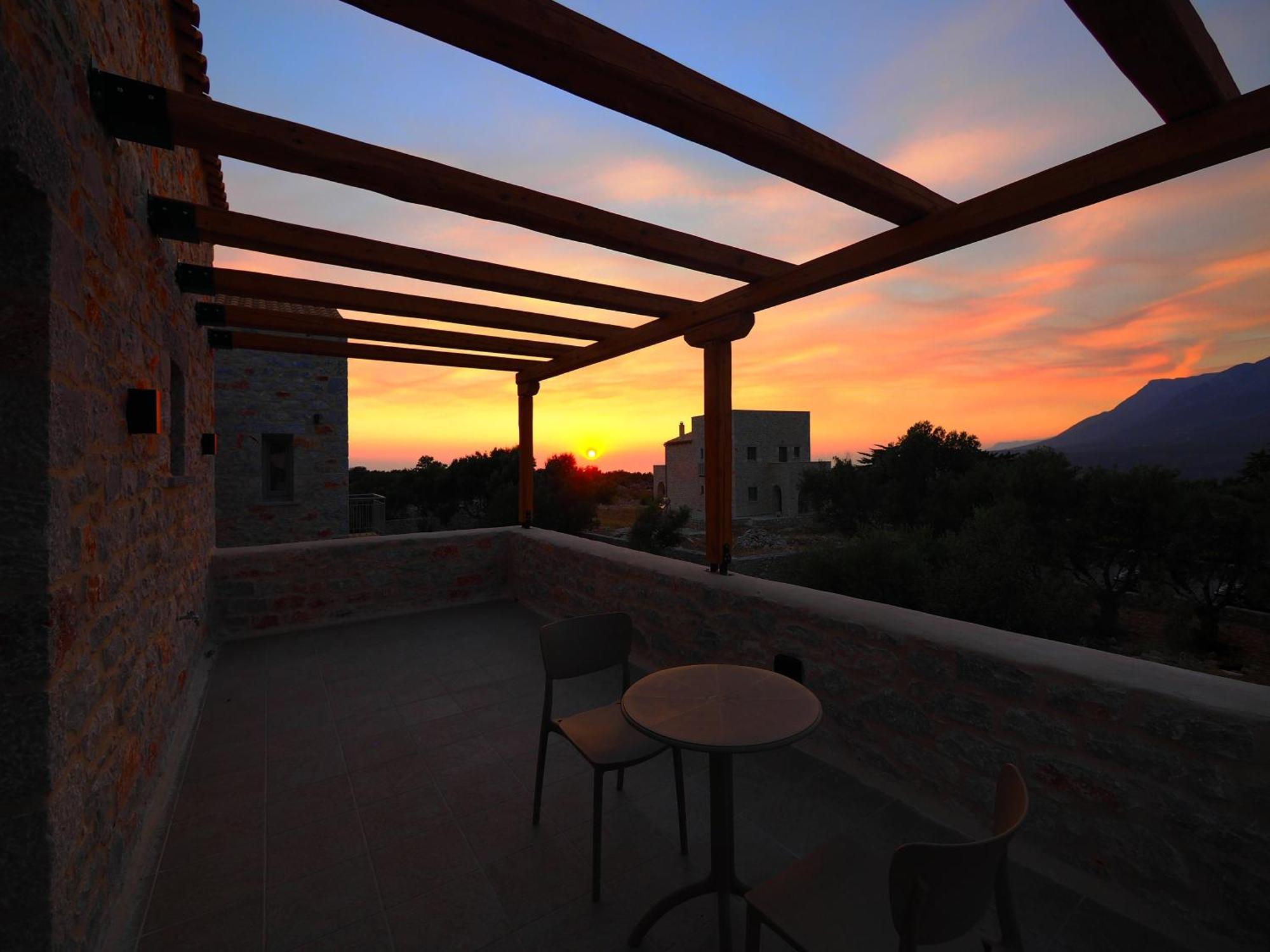 Terra Di Pietra Exclusive Suites & Apartments Areópoli Eksteriør bilde
