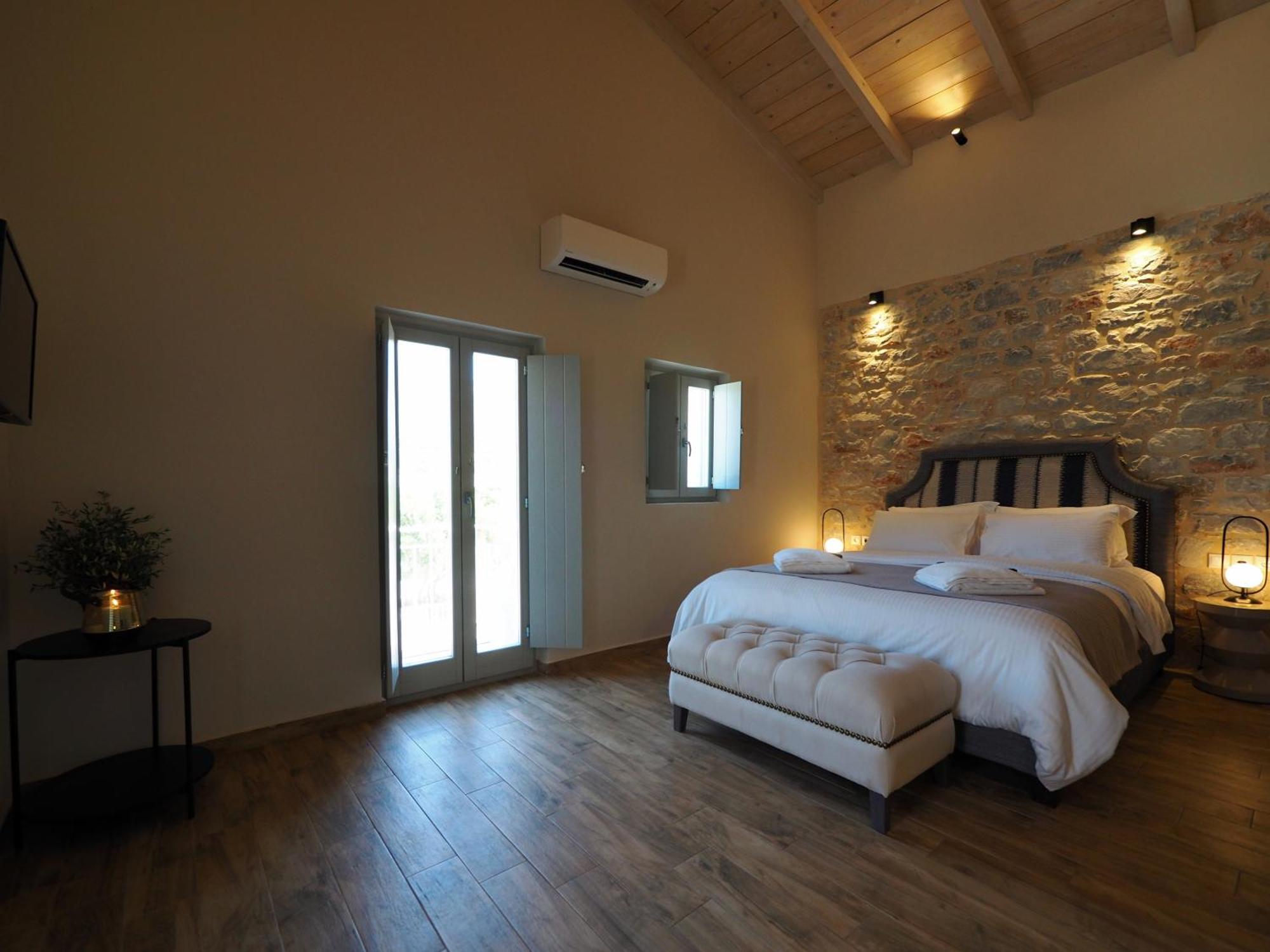 Terra Di Pietra Exclusive Suites & Apartments Areópoli Eksteriør bilde