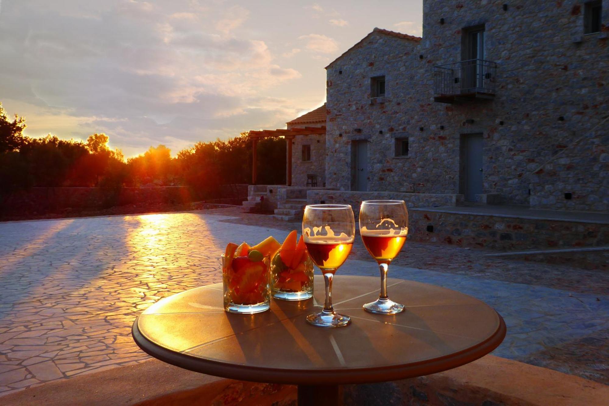 Terra Di Pietra Exclusive Suites & Apartments Areópoli Eksteriør bilde