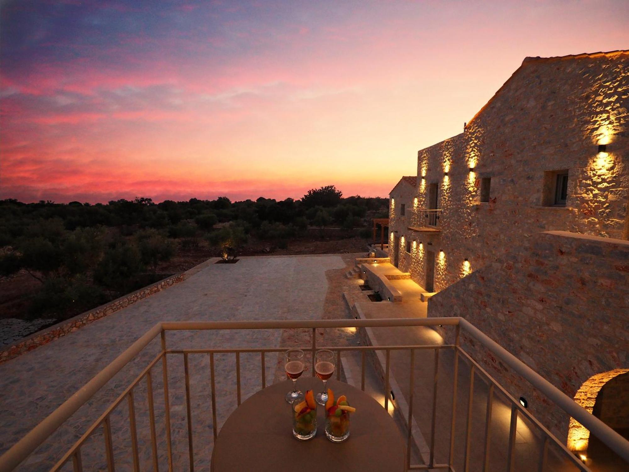 Terra Di Pietra Exclusive Suites & Apartments Areópoli Eksteriør bilde