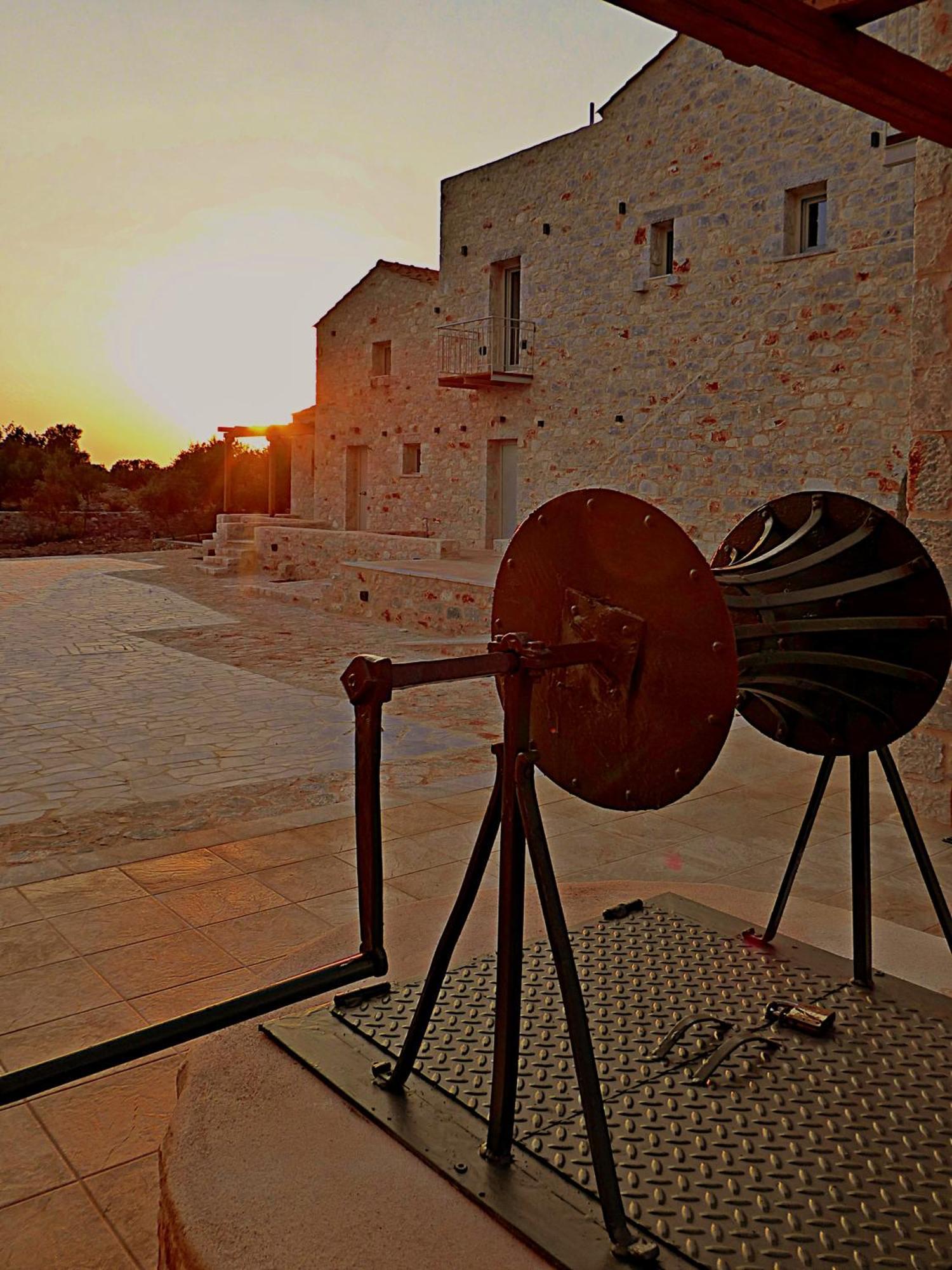 Terra Di Pietra Exclusive Suites & Apartments Areópoli Eksteriør bilde