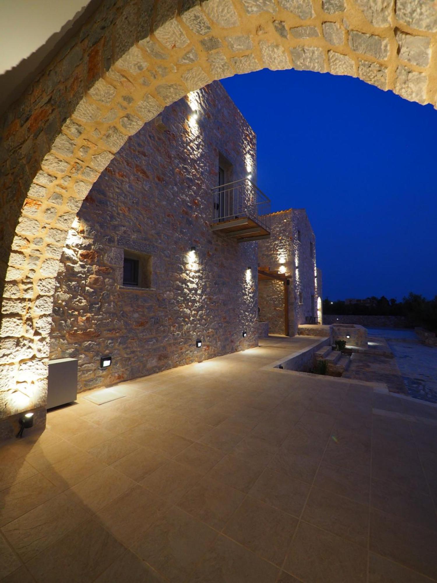 Terra Di Pietra Exclusive Suites & Apartments Areópoli Eksteriør bilde