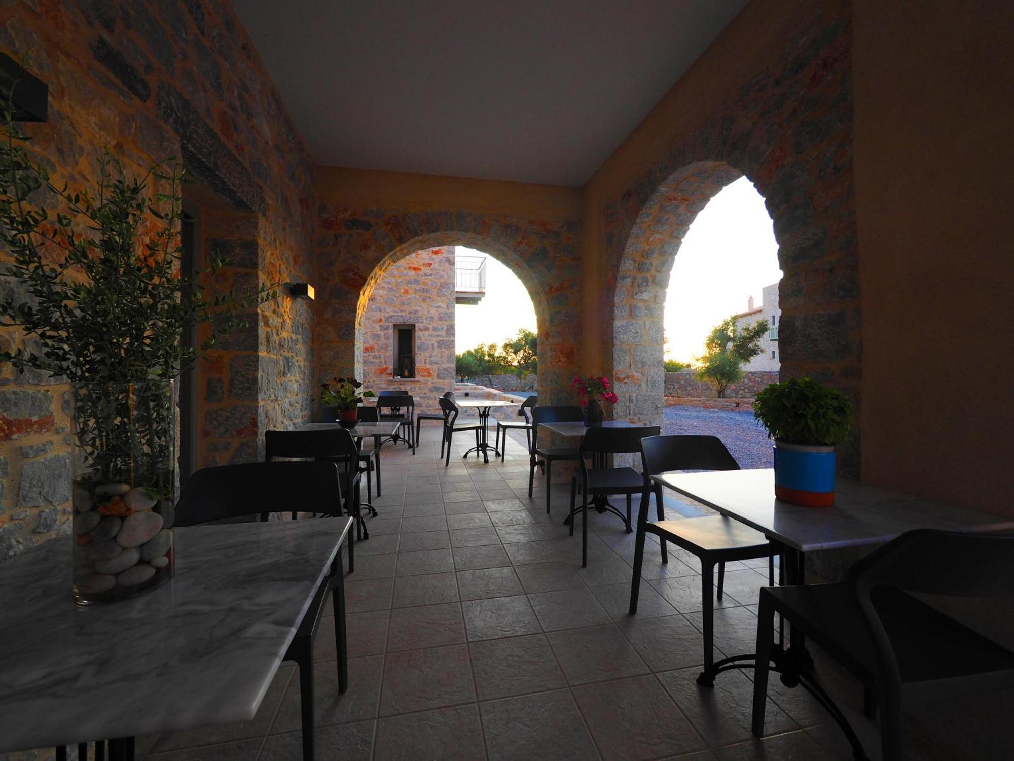 Terra Di Pietra Exclusive Suites & Apartments Areópoli Eksteriør bilde