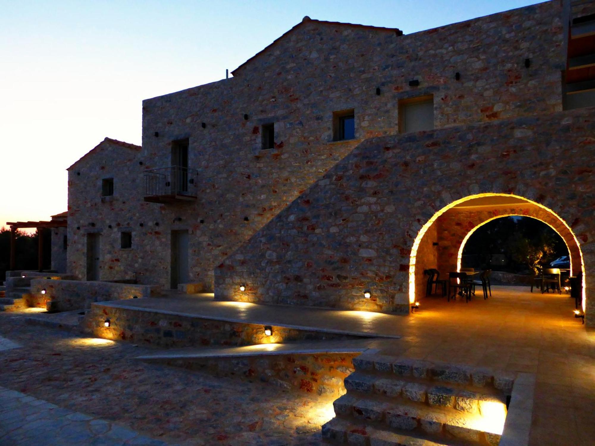 Terra Di Pietra Exclusive Suites & Apartments Areópoli Eksteriør bilde