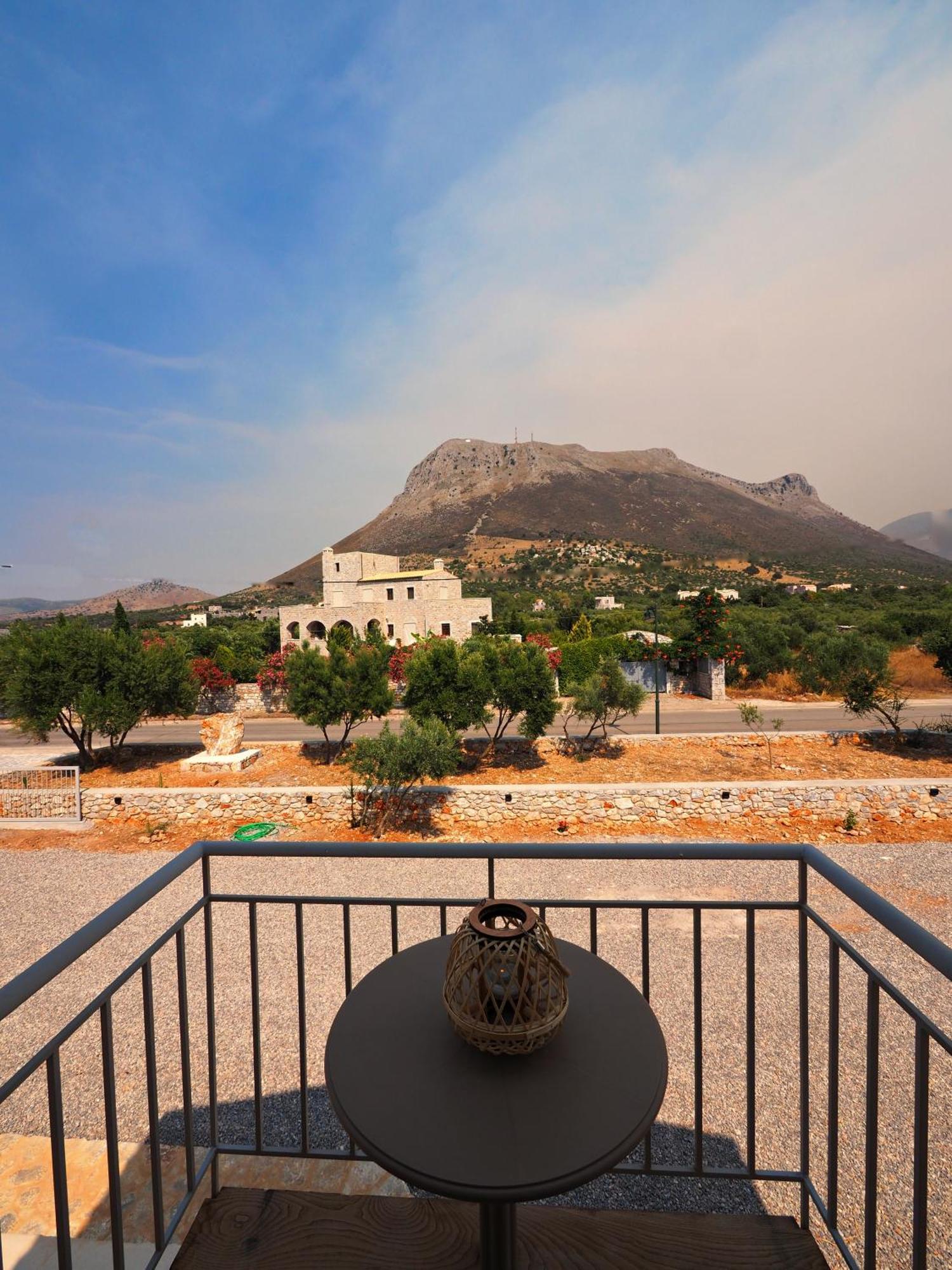 Terra Di Pietra Exclusive Suites & Apartments Areópoli Eksteriør bilde