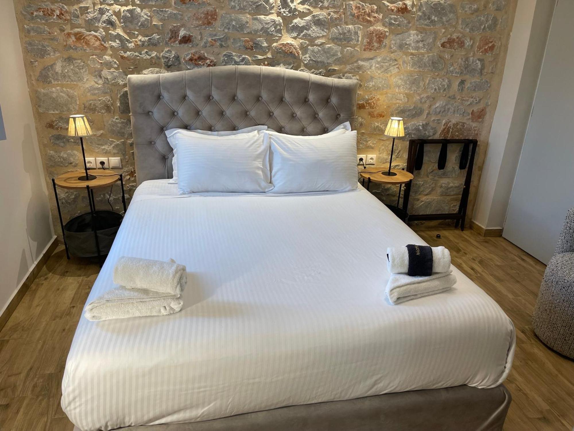 Terra Di Pietra Exclusive Suites & Apartments Areópoli Eksteriør bilde